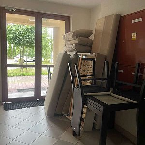 Sofa narożna x 1, Szafa trzydrzwiowa x 1