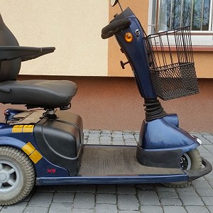 Wózek inwalidzki elektryczny sterling Elite XS- 3 kołowy