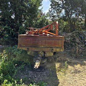 Przyczepa rolnicza jedno osiową z odpinanym dyszlem  x1