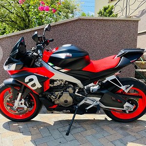 Aprilia tuono 660