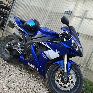 Yamaha YZF R1