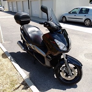 Yamaha X-Max 250