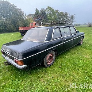 MERCEDES W 115 PULMAN x 2