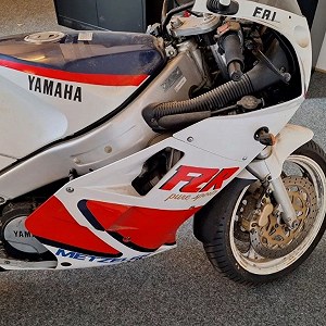 YAMAHA FZR1000