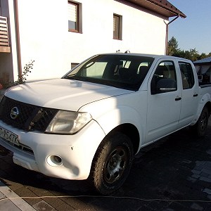 Nissan Navara x 1, Toyota Hilux x 3