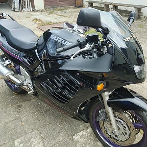 Suzuki RF900