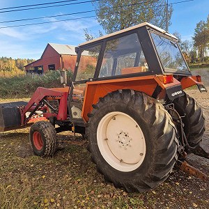 3x ciągniki 2x Ursus c385 1x zetor 5211  x 3