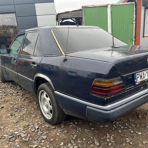 Mercedes-Benz W124