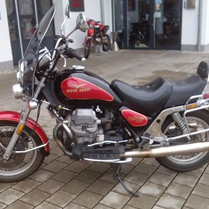 Moto Guzzi California EV