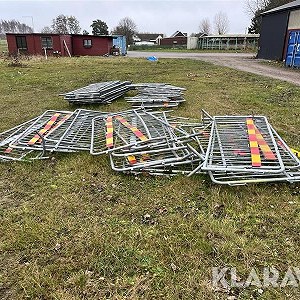 barierki zapory drogowe do zabezpieczania strefy robót x 35