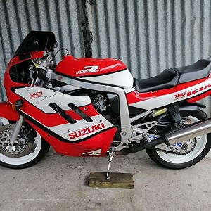 Suzuki GSX-R 750