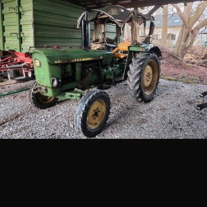 Ciagnik john deere 820