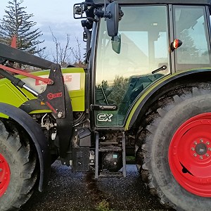 Claas Axos 330 CX