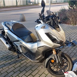 SKUTER HONDA ADV350