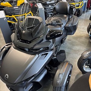 Motocykl trzykołowy CAN-AM Spyder