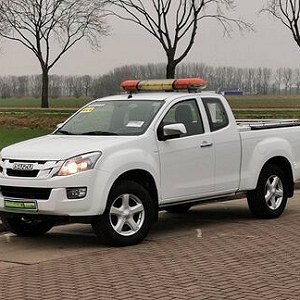 Renault Trafic L1H1 + Isuzu D-MAX 2013 x 2