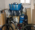 Kilka kartonów i toreb + rower (jak na zdjęciu: prawdopodobnie z ~8-10m3, ~100kg)