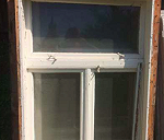 3 drewniane okna z rozbiórki o wymiarach 155 x 114 cm, grubość łącznie ok. 80 cm