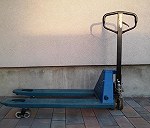 standardowy wózek paletowy udźwig 2,5 t waga 70 kg
