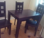Stół plus cztery krzesła