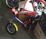2 rowerki dziecięce, kilka pudeł