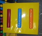 8 lekkich elementów z gąbki  wyposażenia sali zabaw; 1 duży podest