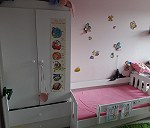 Dziecięce łóżko + szafa, dwie kołyski, około 10 pudelek 40×40×40