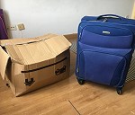 3 walizki, 1 karton, 1 plecak