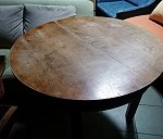 Okrągły stół i fotel