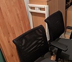 Szafka biurowa x 1, Krzesło biurowe x 2, Biurko średnie x 1
